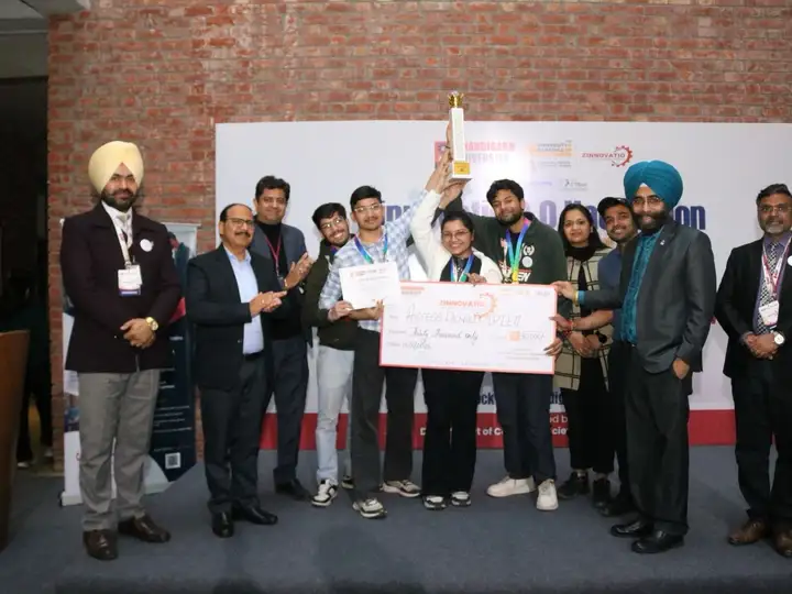 ₹30,000 Grand Winner Cheque with Zinnovatio 2.0 Stage Backdrop Banner